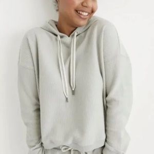 Aerie Sage Pale Green Ribbed Cropped Hooded Sweatshirt Drawstring Size Small